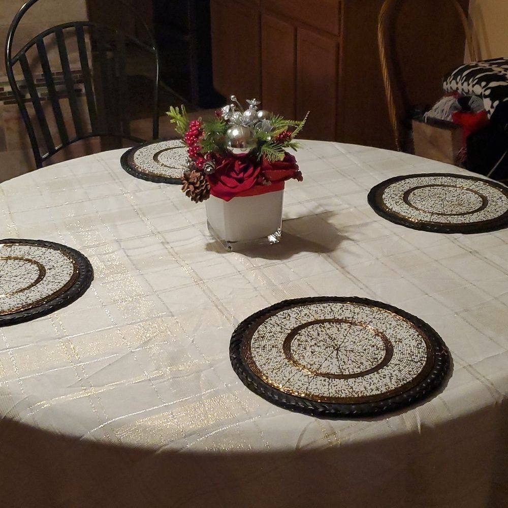 Table cloth size 83" - Picture 2 of 8